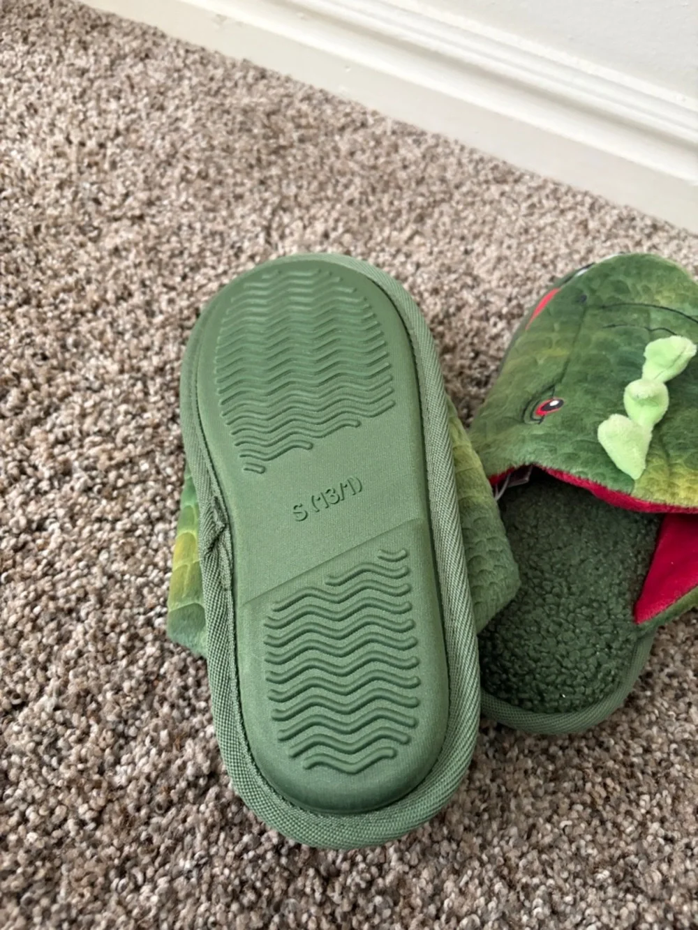 Cat & Jack Green Dinosaur Plush Kids Slippers